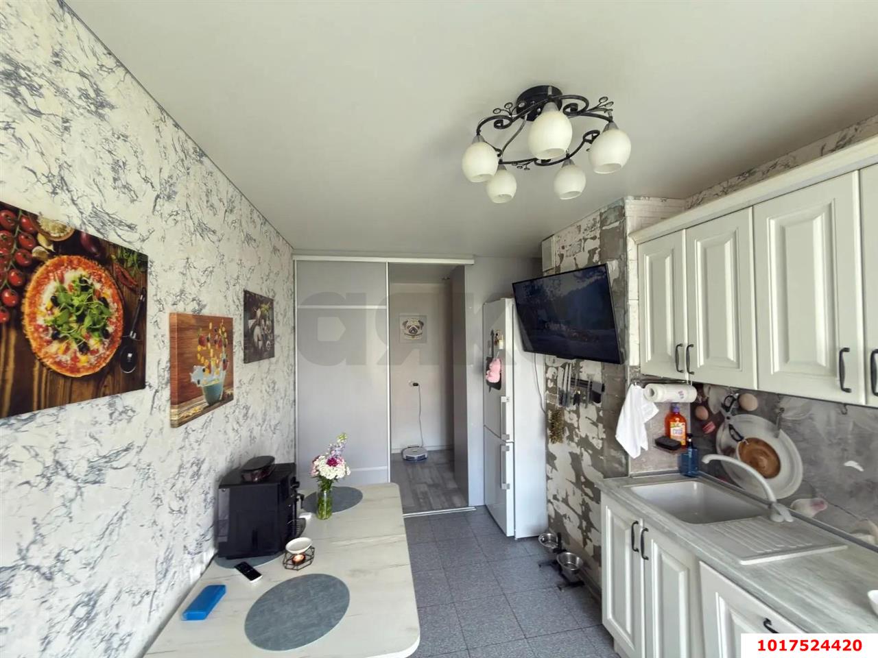 Фото №2: 3-комнатная квартира <span class="whitespace-nowrap">85 м²</span>, <span class="whitespace-nowrap">8/9 эт.</span> - Краснодар, Карасунский внутригородской округ, мкр. Комсомольский, ул. Уральская, 200