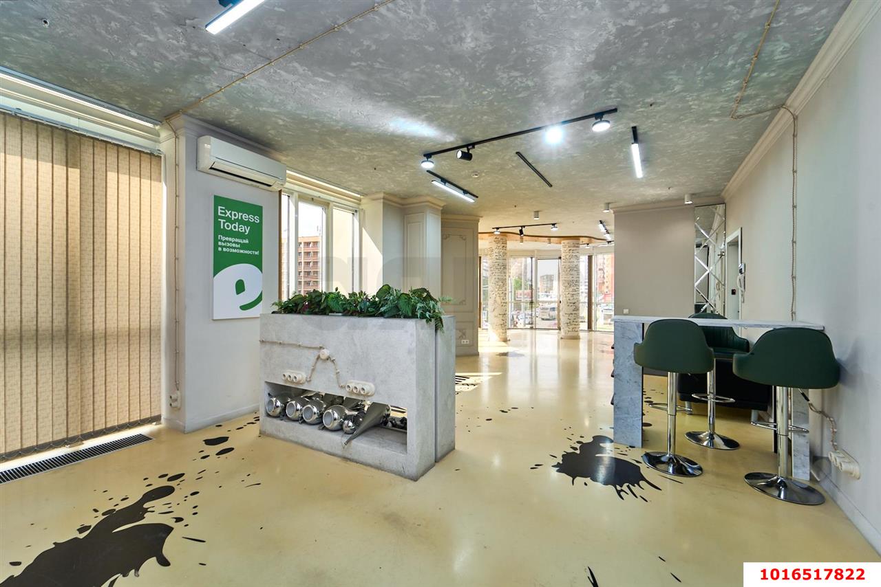 Фото №4: Офисное помещение <span class="whitespace-nowrap">71 м²</span>, <span class="whitespace-nowrap">2/13 эт.</span> - Краснодар, Западный внутригородской округ, мкр. Центральный, ул. имени Пушкина, 2