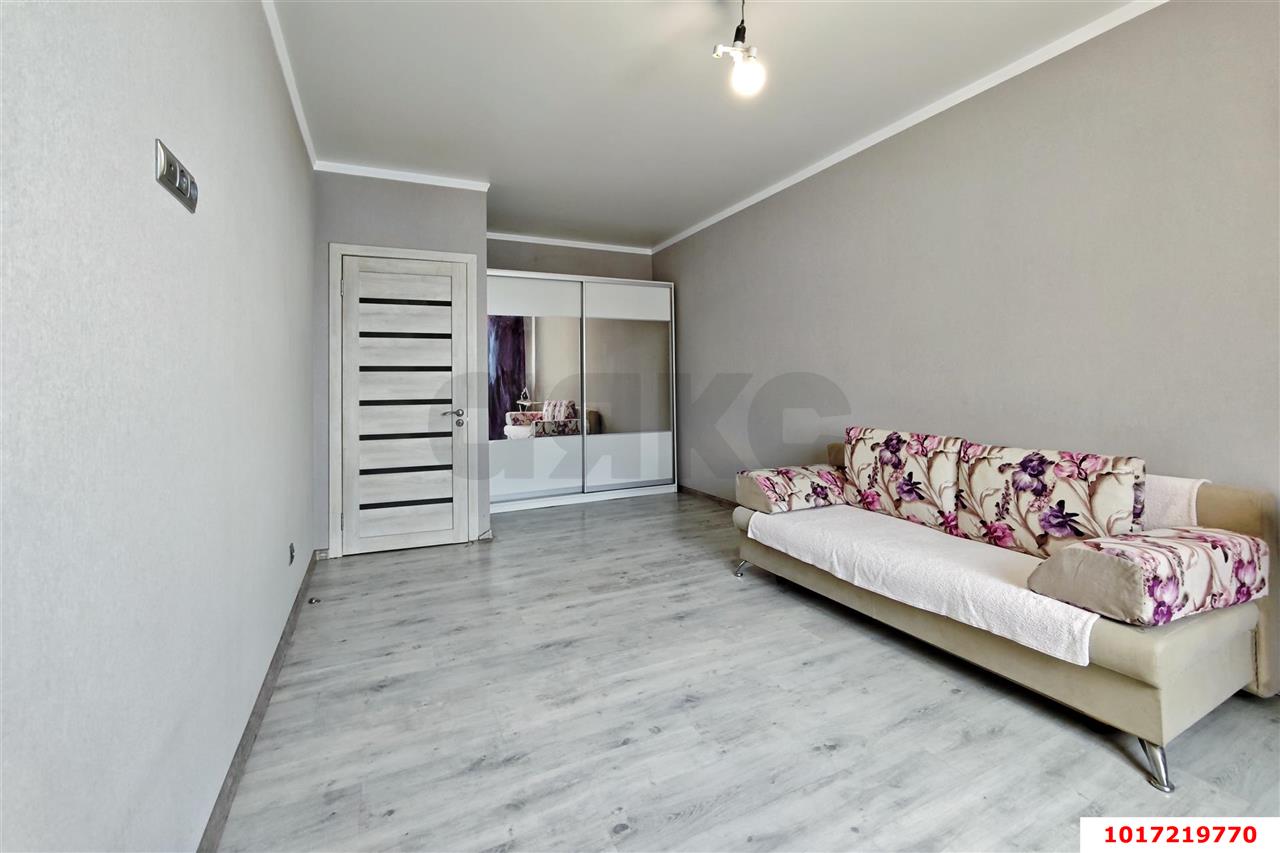Фото №2: 1-комнатная квартира <span class="whitespace-nowrap">46 м²</span>, <span class="whitespace-nowrap">13/19 эт.</span> - Краснодар, Прикубанский внутригородской округ, мкр. 9-й километр, пр-д Репина, 5