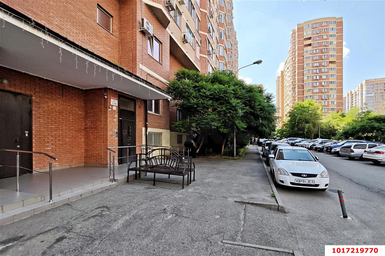 Фото №7: 1-комнатная квартира <span class="whitespace-nowrap">46 м²</span>, <span class="whitespace-nowrap">13/19 эт.</span> - Краснодар, Прикубанский внутригородской округ, мкр. 9-й километр, пр-д Репина, 5