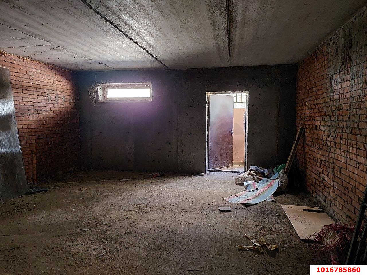 Фото №4: Торговое помещение <span class="whitespace-nowrap">34 м²</span>, <span class="whitespace-nowrap">-1/5 эт.</span> - Краснодар, мкр. Прикубанский внутригородской округ, ул. им. Сорока А.М., 4/1