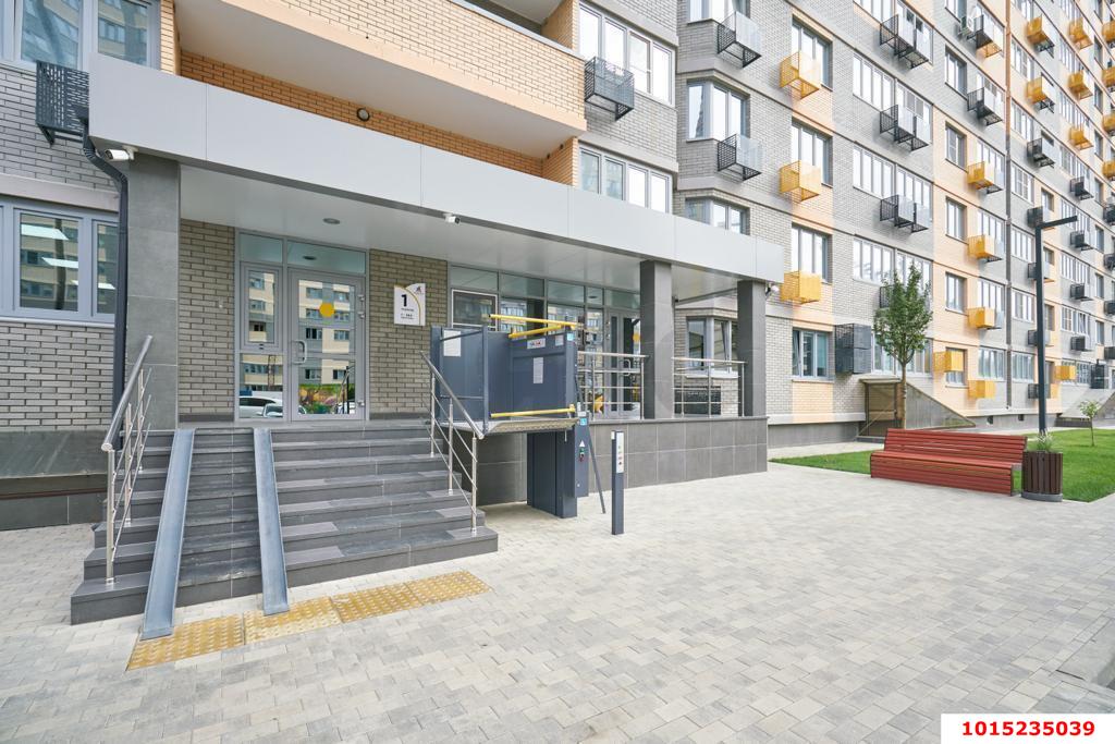 Фото №3: 2-комнатная квартира <span class="whitespace-nowrap">71 м²</span>, <span class="whitespace-nowrap">4/22 эт.</span> - Краснодар, Карасунский внутригородской округ, ж/м Пашковский, ул. имени В.Н. Мачуги, 166/1