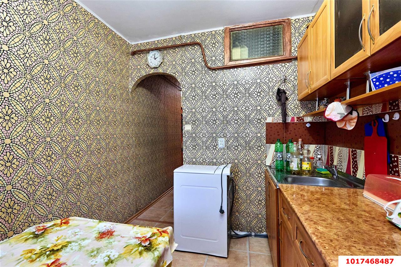 Фото №3: 2-комнатная квартира <span class="whitespace-nowrap">49 м²</span>, <span class="whitespace-nowrap">1/5 эт.</span> - Краснодар, Прикубанский внутригородской округ, мкр. Фестивальный, ул. Воровского, 195