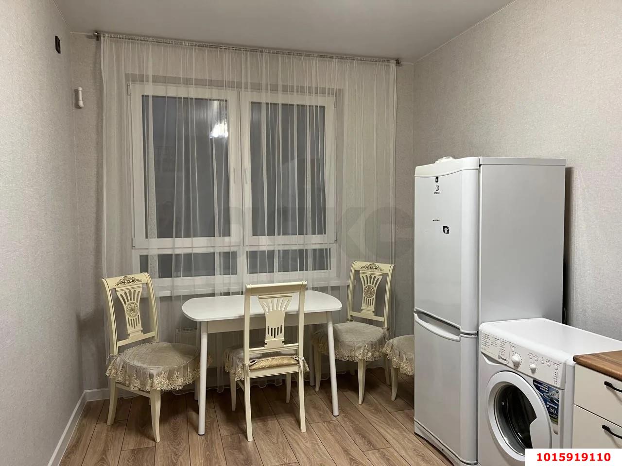 Фото №2: 1-комнатная квартира <span class="whitespace-nowrap">35 м²</span>, <span class="whitespace-nowrap">12/24 эт.</span> - Краснодар, Прикубанский внутригородской округ, мкр. жилой комплекс Самолёт-6, ул. Ивана Беличенко, 92