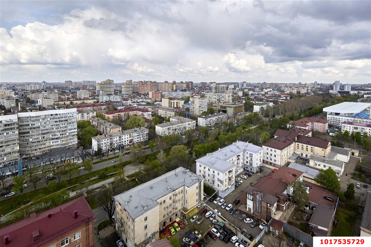 Фото №1: Пентхаус <span class="whitespace-nowrap">102 м²</span>, <span class="whitespace-nowrap">22/25 эт.</span> - Краснодар, Центральный внутригородской округ, Центральный, мкр. ЖК Большой, ул. Красная, 176лит1/3