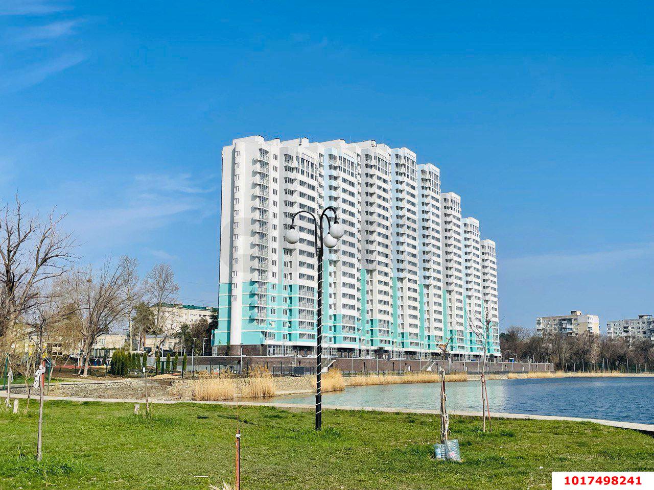 Фото №2: 2-комнатная квартира <span class="whitespace-nowrap">72 м²</span>, <span class="whitespace-nowrap">23/23 эт.</span> - Краснодар, Карасунский внутригородской округ, Черёмушки, мкр. ЖК Дом у Озера, ул. Селезнёва, 104/1