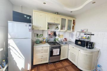 Фото №1: 2-комнатная квартира <span class="whitespace-nowrap">51 м²</span>, <span class="whitespace-nowrap">4/5 эт.</span> - Кореновск, мкр. Военный городок, ул. Циолковского, 10