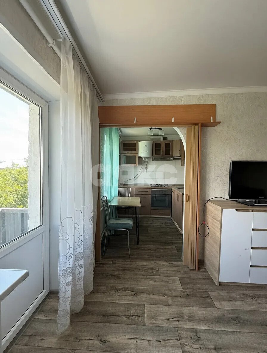 Фото №5: 2-комнатная квартира <span class="whitespace-nowrap">42 м²</span>, <span class="whitespace-nowrap">5/5 эт.</span> - Мариуполь, р. Приморский, пр-кт Нахимова, 166