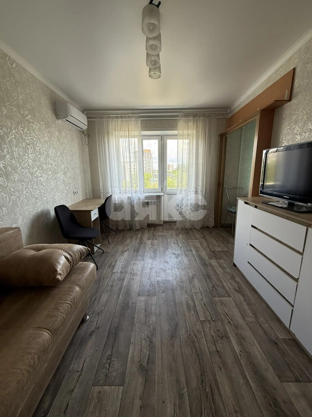 Фото №1: 2-комнатная квартира <span class="whitespace-nowrap">42 м²</span>, <span class="whitespace-nowrap">5/5 эт.</span> - Мариуполь, р. Приморский, пр-кт Нахимова, 166