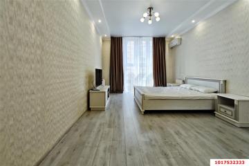 Фото №1: 1-комнатная квартира <span class="whitespace-nowrap">53 м²</span>, <span class="whitespace-nowrap">5/16 эт.</span> - Краснодар, мкр. Солнечный, ул. Архитектора Петина, 18/2