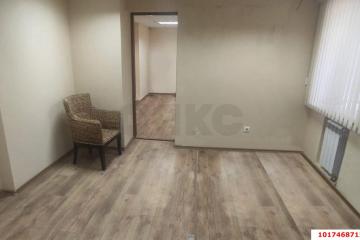Фото №1: Офисное помещение <span class="whitespace-nowrap">92 м²</span>, <span class="whitespace-nowrap">1/2 эт.</span> - Краснодар, мкр. Центральный, ул. Мира, 9/1