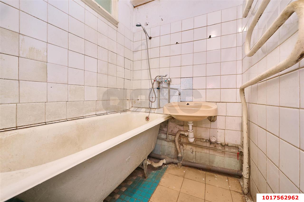 Фото №24: 4-комнатная квартира <span class="whitespace-nowrap">60 м²</span>, <span class="whitespace-nowrap">3/5 эт.</span> - Краснодар, Прикубанский внутригородской округ, мкр. Славянский, ул. Красных Партизан, 161/1