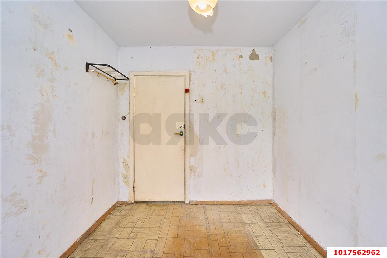 Фото №10: 4-комнатная квартира <span class="whitespace-nowrap">60 м²</span>, <span class="whitespace-nowrap">3/5 эт.</span> - Краснодар, Прикубанский внутригородской округ, мкр. Славянский, ул. Красных Партизан, 161/1
