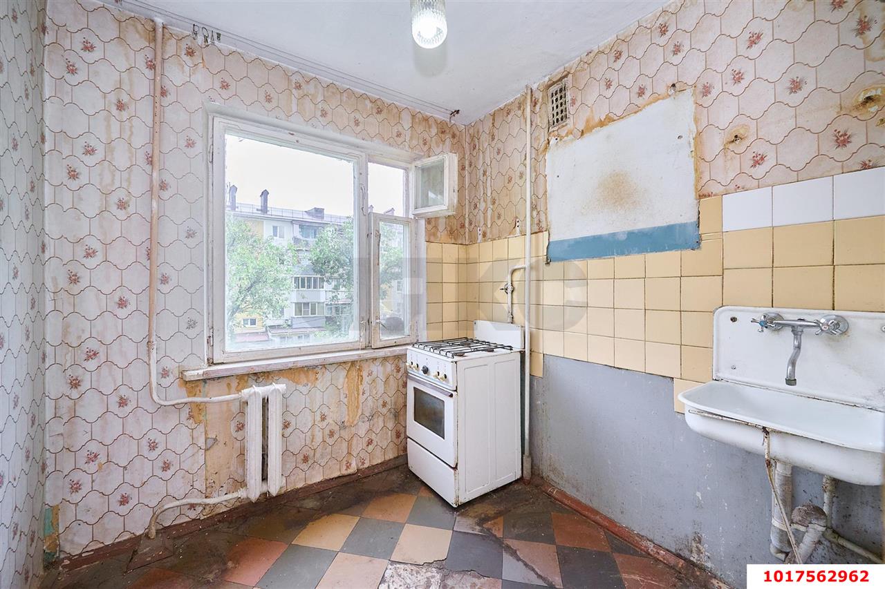Фото №17: 4-комнатная квартира <span class="whitespace-nowrap">60 м²</span>, <span class="whitespace-nowrap">3/5 эт.</span> - Краснодар, Прикубанский внутригородской округ, мкр. Славянский, ул. Красных Партизан, 161/1