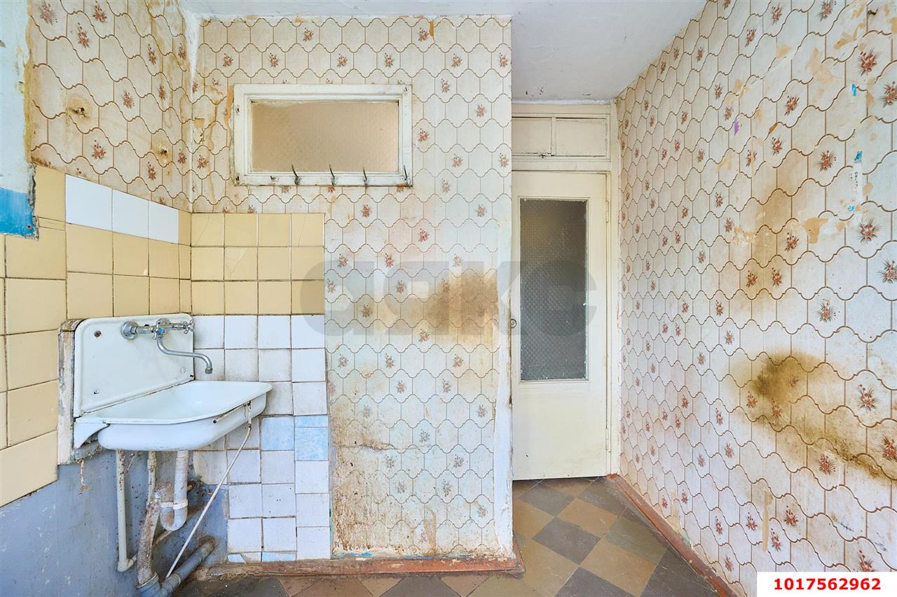 Фото №21: 4-комнатная квартира <span class="whitespace-nowrap">60 м²</span>, <span class="whitespace-nowrap">3/5 эт.</span> - Краснодар, Прикубанский внутригородской округ, мкр. Славянский, ул. Красных Партизан, 161/1