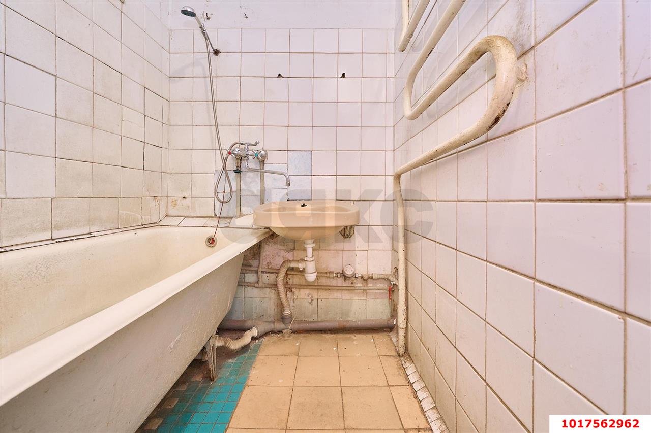 Фото №23: 4-комнатная квартира <span class="whitespace-nowrap">60 м²</span>, <span class="whitespace-nowrap">3/5 эт.</span> - Краснодар, Прикубанский внутригородской округ, мкр. Славянский, ул. Красных Партизан, 161/1
