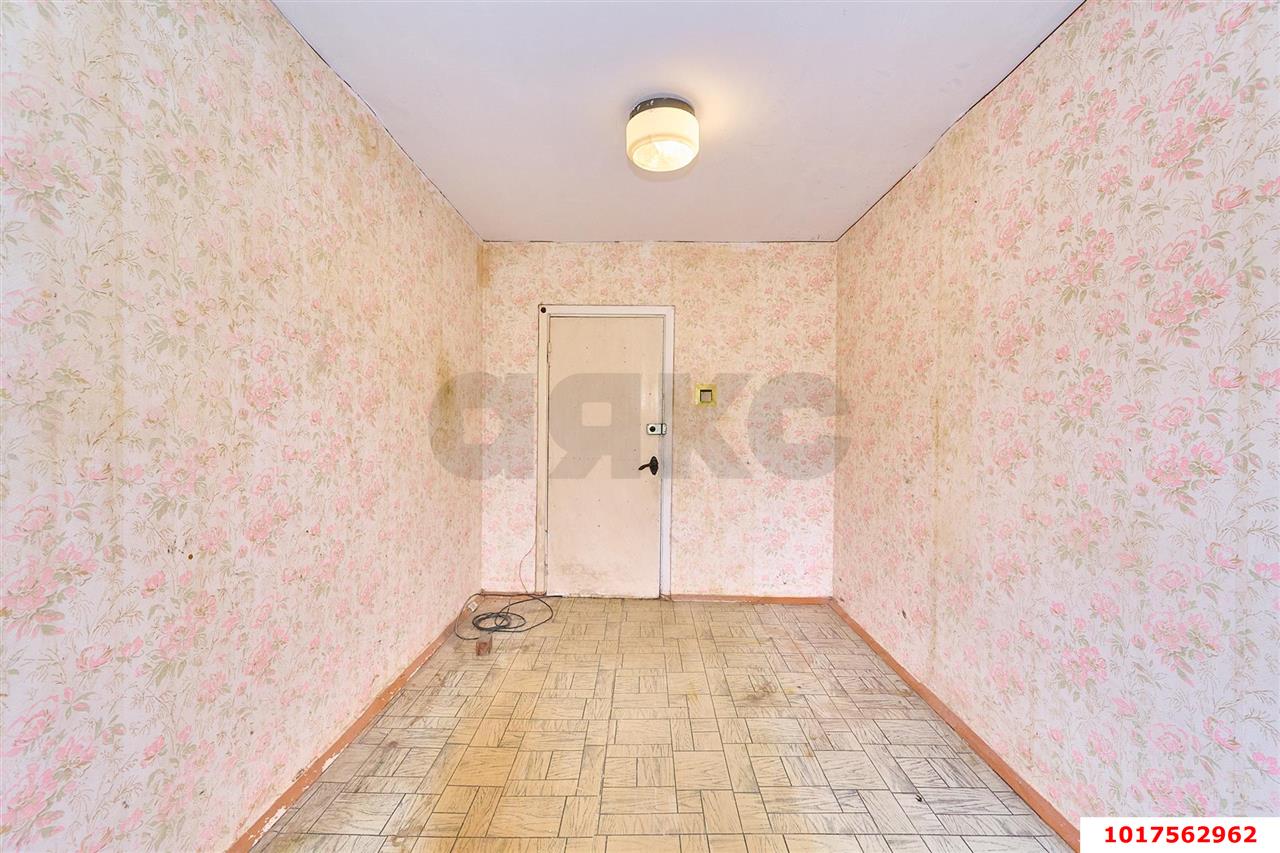 Фото №13: 4-комнатная квартира <span class="whitespace-nowrap">60 м²</span>, <span class="whitespace-nowrap">3/5 эт.</span> - Краснодар, Прикубанский внутригородской округ, мкр. Славянский, ул. Красных Партизан, 161/1