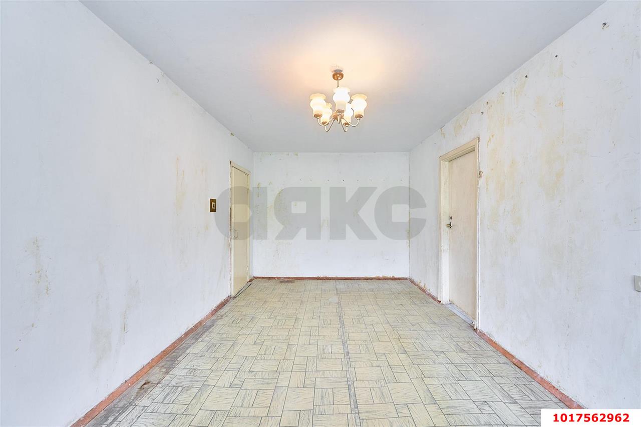 Фото №6: 4-комнатная квартира <span class="whitespace-nowrap">60 м²</span>, <span class="whitespace-nowrap">3/5 эт.</span> - Краснодар, Прикубанский внутригородской округ, мкр. Славянский, ул. Красных Партизан, 161/1