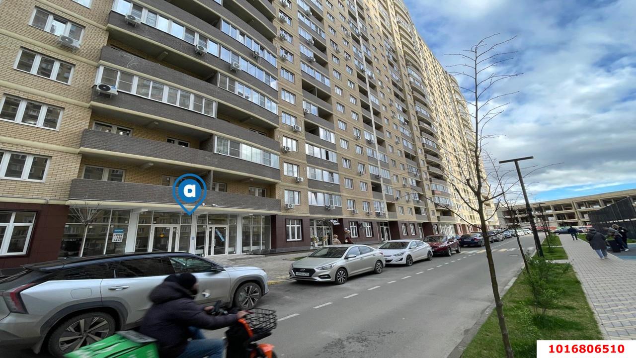 Фото №4: Торговое помещение <span class="whitespace-nowrap">40 м²</span>, <span class="whitespace-nowrap">1/16 эт.</span> - Краснодар, Прикубанский внутригородской округ, Прикубанский внутригородской округ, ЖК Лучший, ЖК Лучший, имени Петра Метальникова, мкр. имени Петра Метальникова, ул. Петра Метальникова, 36