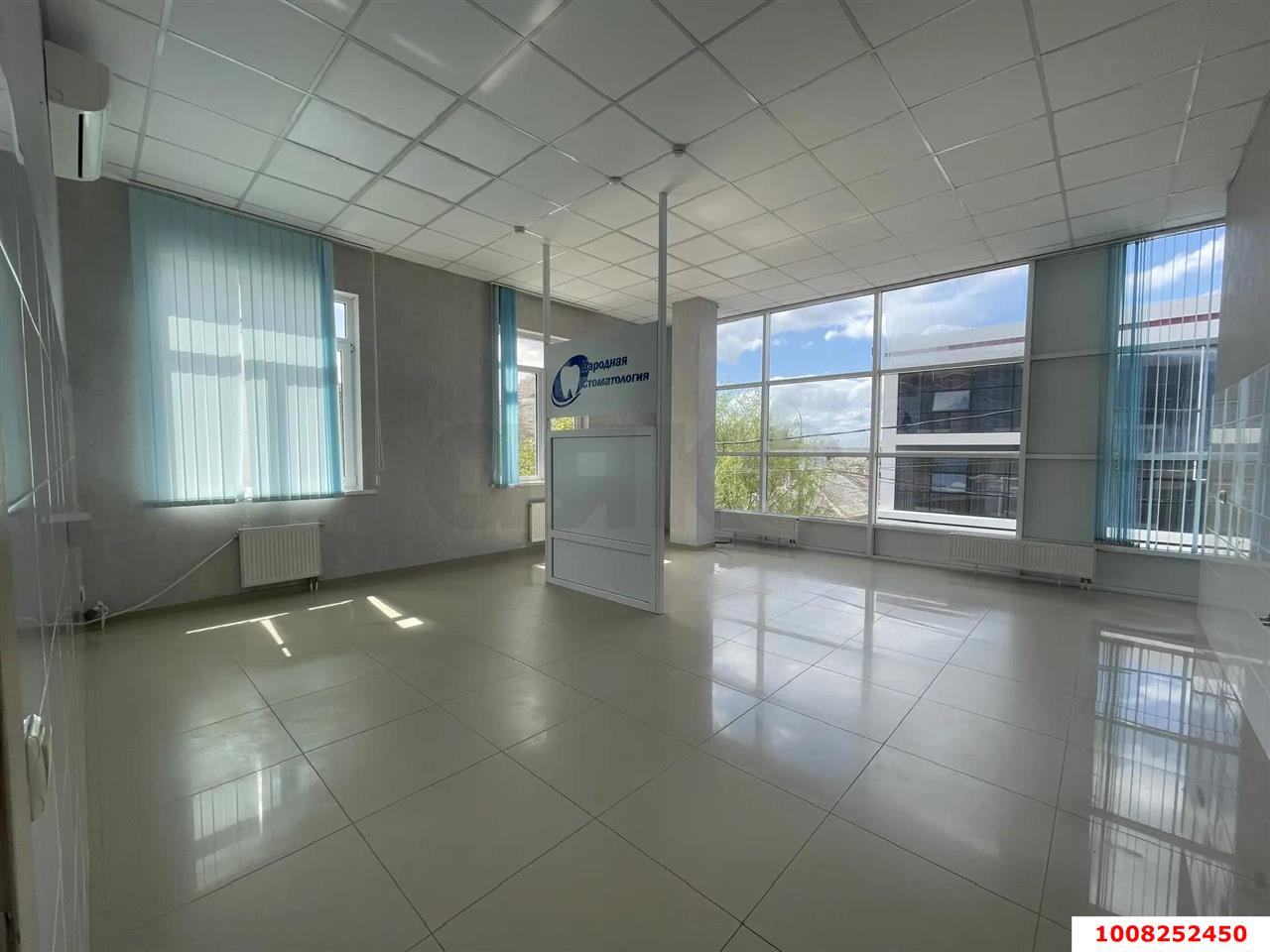 Фото №5: Торговое помещение <span class="whitespace-nowrap">328 м²</span>, <span class="whitespace-nowrap">2/3 эт.</span> - Краснодар, Западный внутригородской округ, мкр. Кожзавод, ул. имени Калинина, 328