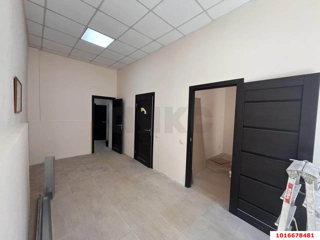 Фото №2: Офисное помещение <span class="whitespace-nowrap">88 м²</span>, <span class="whitespace-nowrap">1/1 эт.</span> - Краснодар, мкр. Западный внутригородской округ, ул. Рашпилевская, 142А