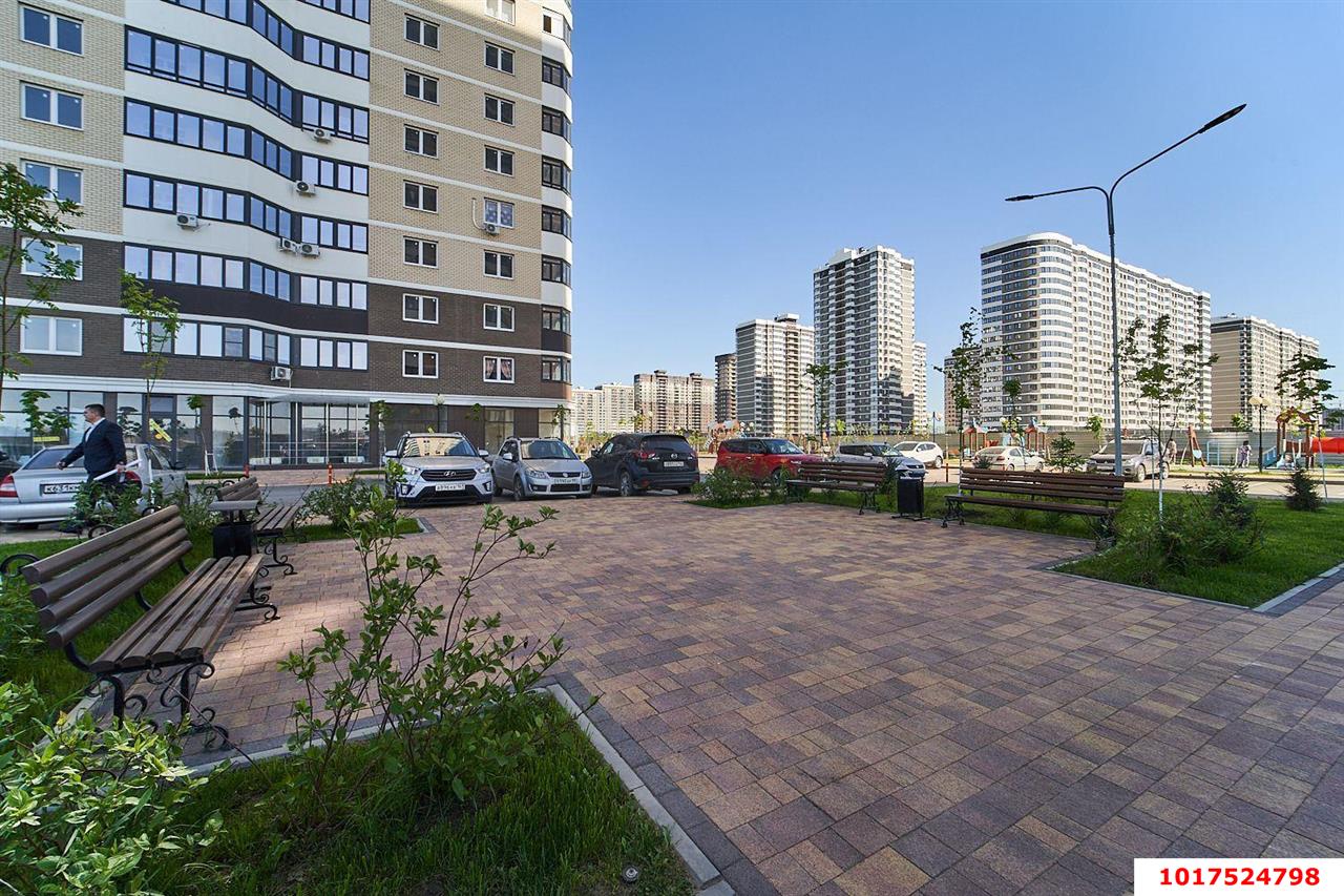 Фото №17: 1-комнатная квартира <span class="whitespace-nowrap">53 м²</span>, <span class="whitespace-nowrap">18/24 эт.</span> - Краснодар, Прикубанский внутригородской округ, Россинского, мкр. жилой комплекс Титаны, б-р Адмирала Пустошкина, 11