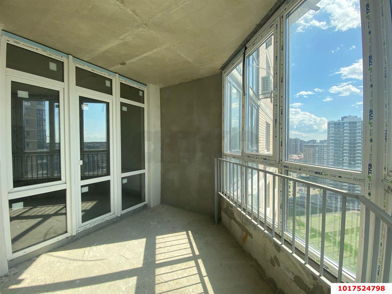 Фото №3: 1-комнатная квартира <span class="whitespace-nowrap">53 м²</span>, <span class="whitespace-nowrap">18/24 эт.</span> - Краснодар, Прикубанский внутригородской округ, Россинского, мкр. жилой комплекс Титаны, б-р Адмирала Пустошкина, 11