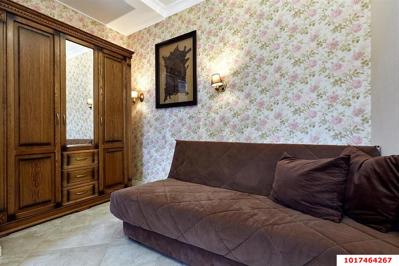 Фото №10: Дом <span class="whitespace-nowrap">359 м²</span> <span class="whitespace-nowrap">+ 10 сот.</span>, <span class="whitespace-nowrap">2 эт.</span> - Краснодар, Прикубанский внутригородской округ, п. коттеджный  Зелёная Долина, ул. Феррарская, 22