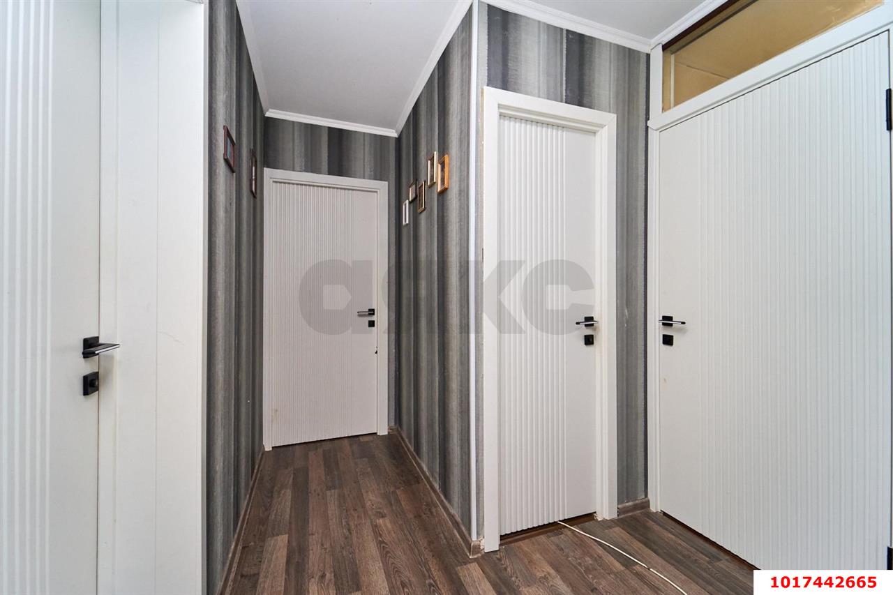 Фото №6: 3-комнатная квартира <span class="whitespace-nowrap">79 м²</span>, <span class="whitespace-nowrap">1/16 эт.</span> - Краснодар, Прикубанский внутригородской округ, мкр. Завод Измерительных Приборов, ул. имени 40-летия Победы, 33/10