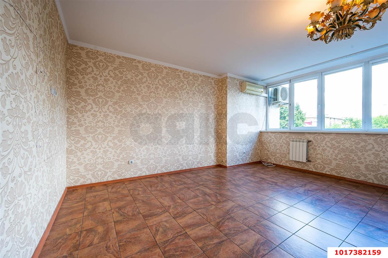 Фото №3: 3-комнатная квартира <span class="whitespace-nowrap">106 м²</span>, <span class="whitespace-nowrap">2/8 эт.</span> - Краснодар, мкр. Западный внутригородской округ, ул. Фёдора Лузана, 19