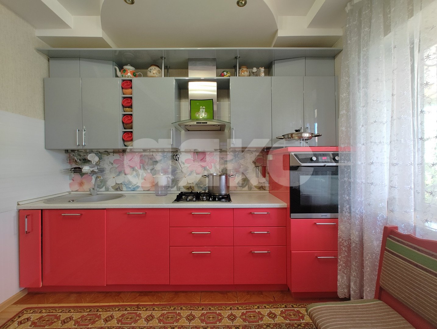 Фото №8: Дом <span class="whitespace-nowrap">360 м²</span> <span class="whitespace-nowrap">+ 5 сот.</span>, <span class="whitespace-nowrap">3 эт.</span> - Майкоп, мкр. Центр, ул. Курганная, 289