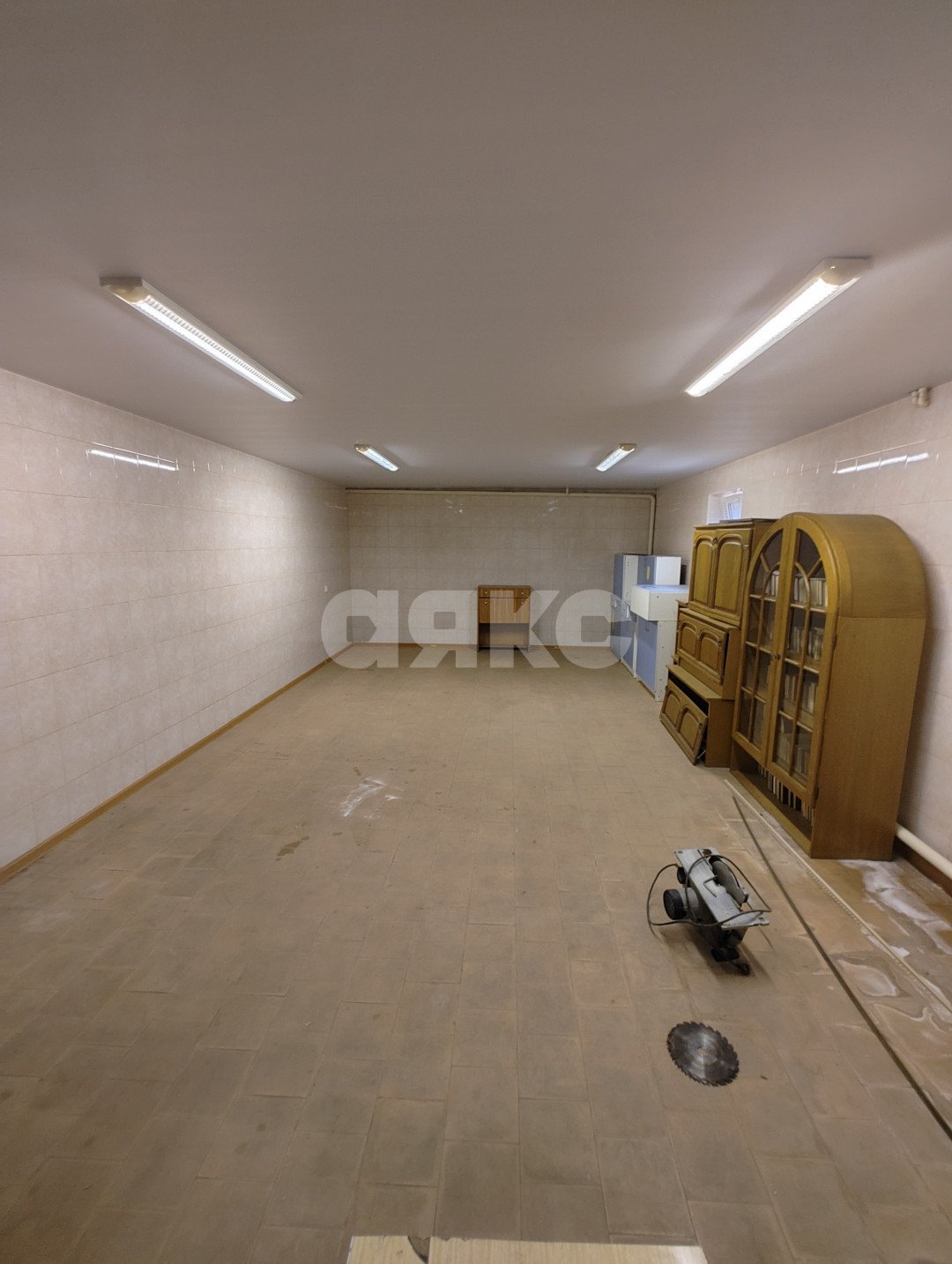Фото №24: Дом <span class="whitespace-nowrap">360 м²</span> <span class="whitespace-nowrap">+ 5 сот.</span>, <span class="whitespace-nowrap">3 эт.</span> - Майкоп, мкр. Центр, ул. Курганная, 289