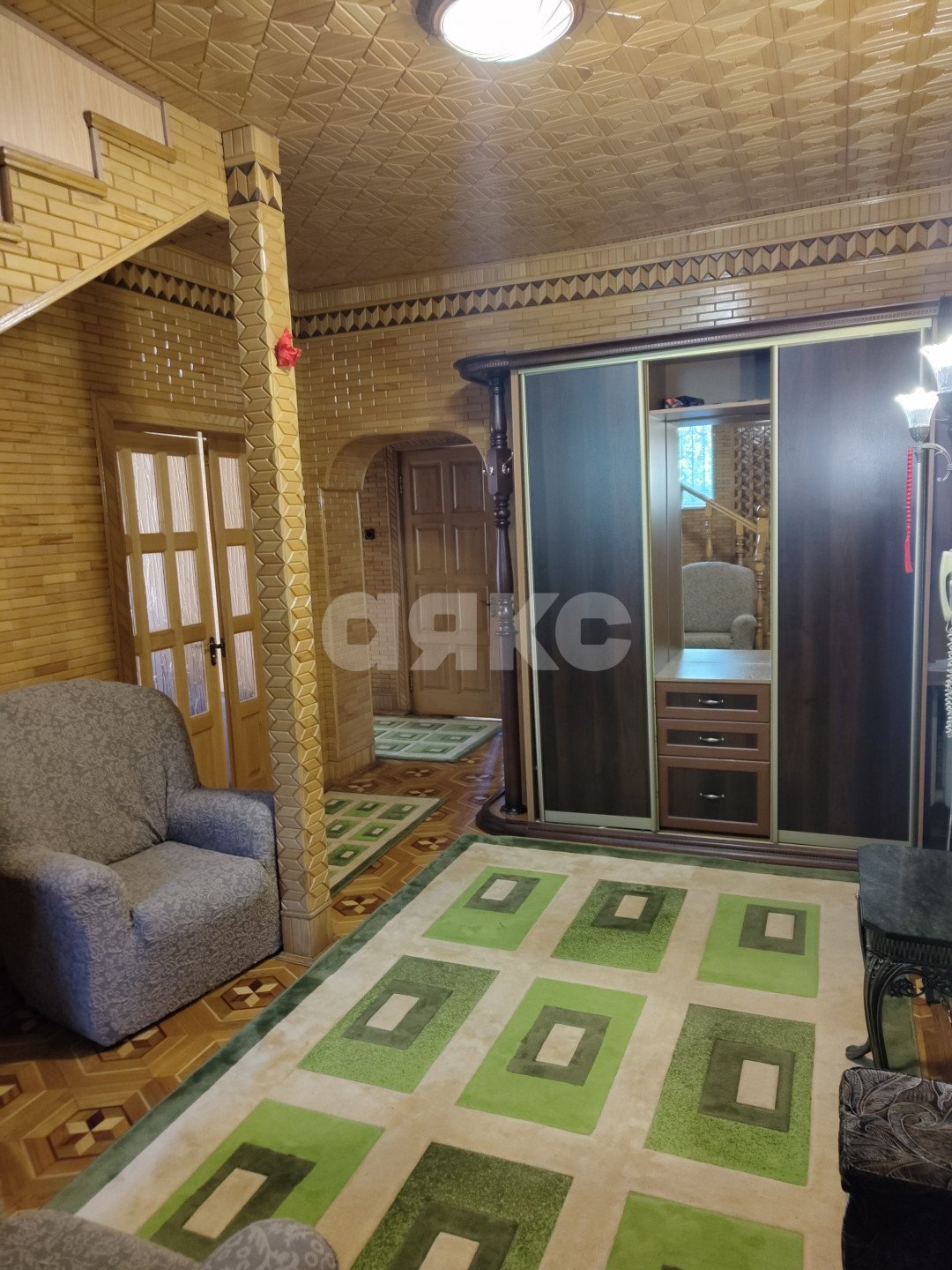 Фото №10: Дом <span class="whitespace-nowrap">360 м²</span> <span class="whitespace-nowrap">+ 5 сот.</span>, <span class="whitespace-nowrap">3 эт.</span> - Майкоп, мкр. Центр, ул. Курганная, 289