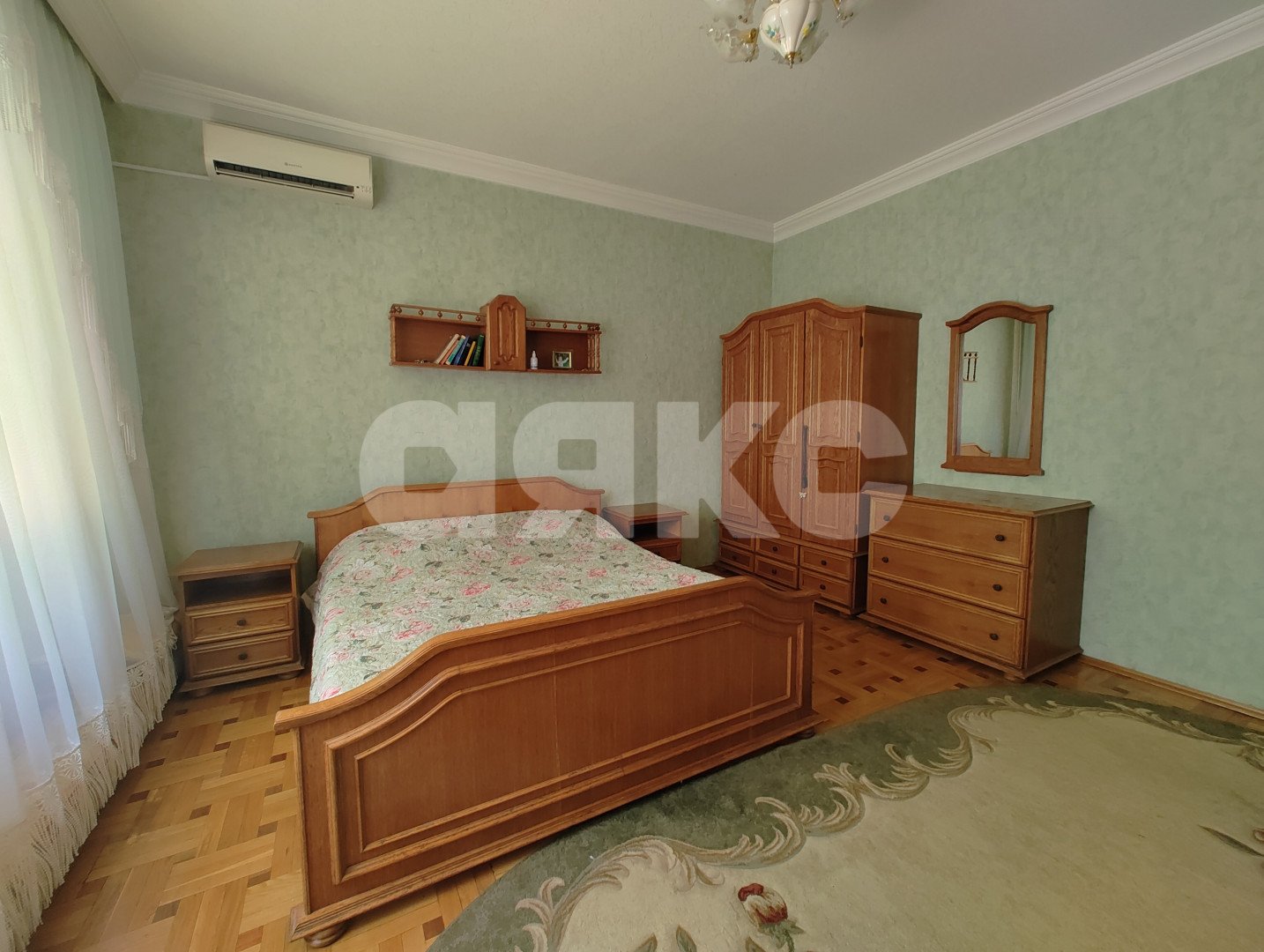 Фото №6: Дом <span class="whitespace-nowrap">360 м²</span> <span class="whitespace-nowrap">+ 5 сот.</span>, <span class="whitespace-nowrap">3 эт.</span> - Майкоп, мкр. Центр, ул. Курганная, 289