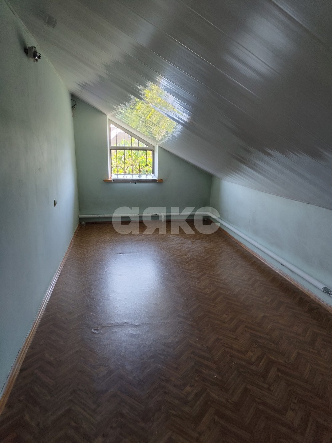 Фото №19: Дом <span class="whitespace-nowrap">360 м²</span> <span class="whitespace-nowrap">+ 5 сот.</span>, <span class="whitespace-nowrap">3 эт.</span> - Майкоп, мкр. Центр, ул. Курганная, 289