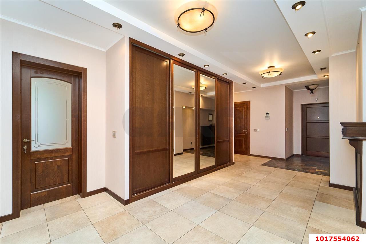 Фото №4: 3-комнатная квартира <span class="whitespace-nowrap">138 м²</span>, <span class="whitespace-nowrap">8/16 эт.</span> - Краснодар, Карасунский внутригородской округ, ж/м Пашковский, ул. Пушкина, 4