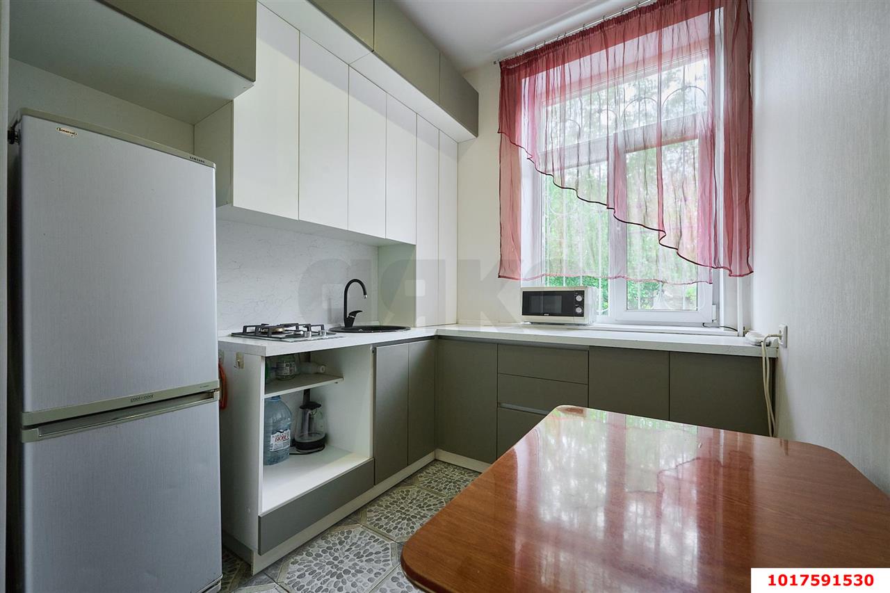 Фото №3: 1-комнатная квартира <span class="whitespace-nowrap">35 м²</span>, <span class="whitespace-nowrap">1/2 эт.</span> - Краснодар, Центральный внутригородской округ, мкр. Центральный, ул. Ломоносова, 104