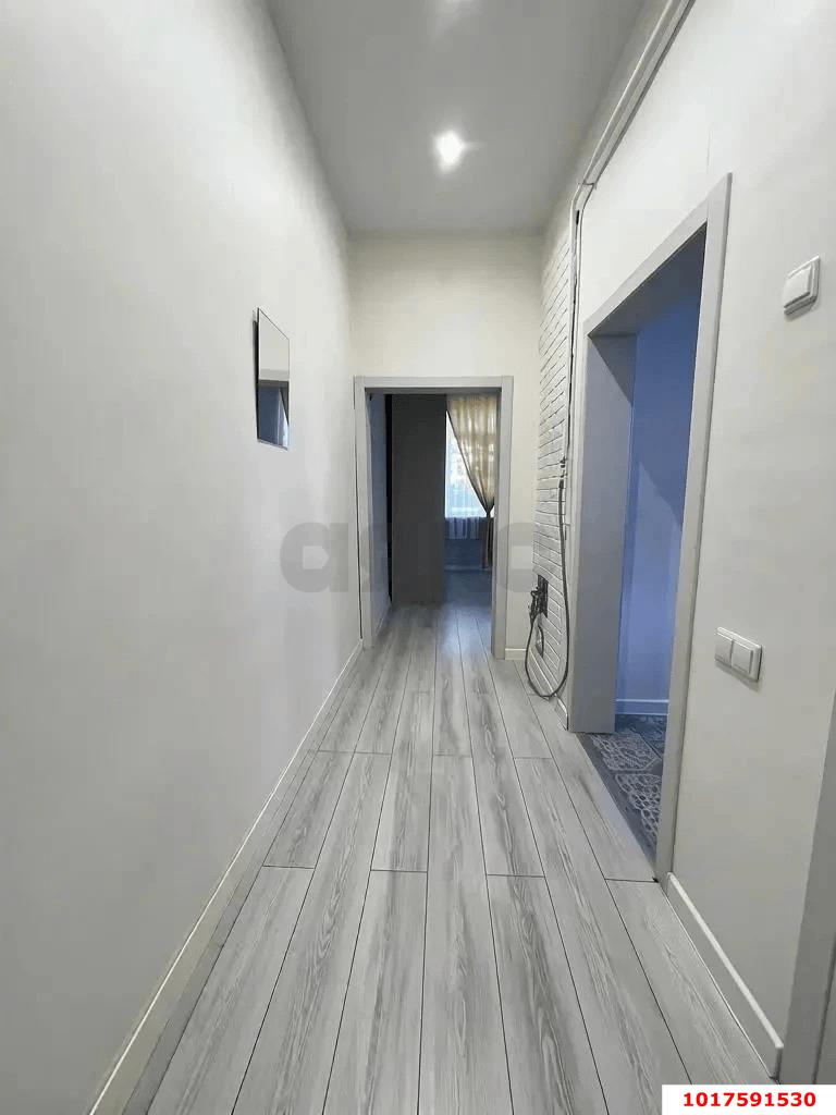 Фото №3: 1-комнатная квартира <span class="whitespace-nowrap">35 м²</span>, <span class="whitespace-nowrap">1/2 эт.</span> - Краснодар, Центральный внутригородской округ, мкр. Центральный, ул. Ломоносова, 104