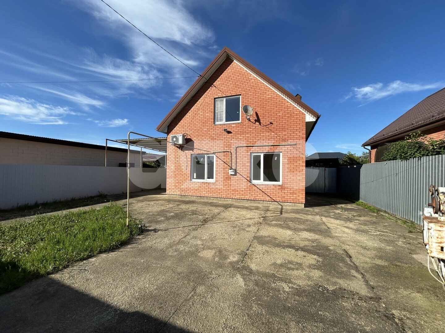 Фото №4: Дом <span class="whitespace-nowrap">147 м²</span> <span class="whitespace-nowrap">+ 5 сот.</span>, <span class="whitespace-nowrap">2 эт.</span> - Новокубанск, ул. Дзержинского, 147