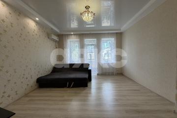 Фото №1: 3-комнатная квартира <span class="whitespace-nowrap">68 м²</span>, <span class="whitespace-nowrap">2/2 эт.</span> - Кореновск, мкр. 2-й квартал, ул. Коммунаров, 80