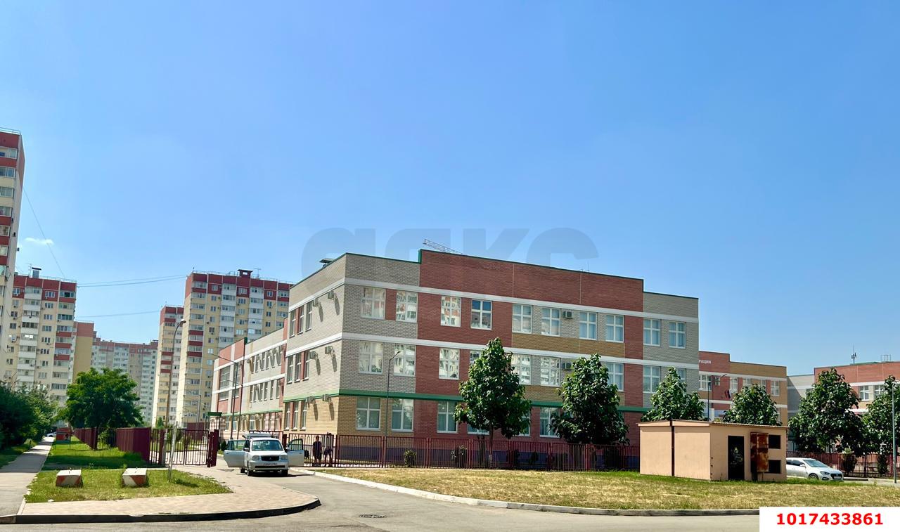 Фото №11: 1-комнатная квартира <span class="whitespace-nowrap">49 м²</span>, <span class="whitespace-nowrap">7/12 эт.</span> - Краснодар, Прикубанский внутригородской округ, мкр. Молодёжный, ул. Душистая, 49