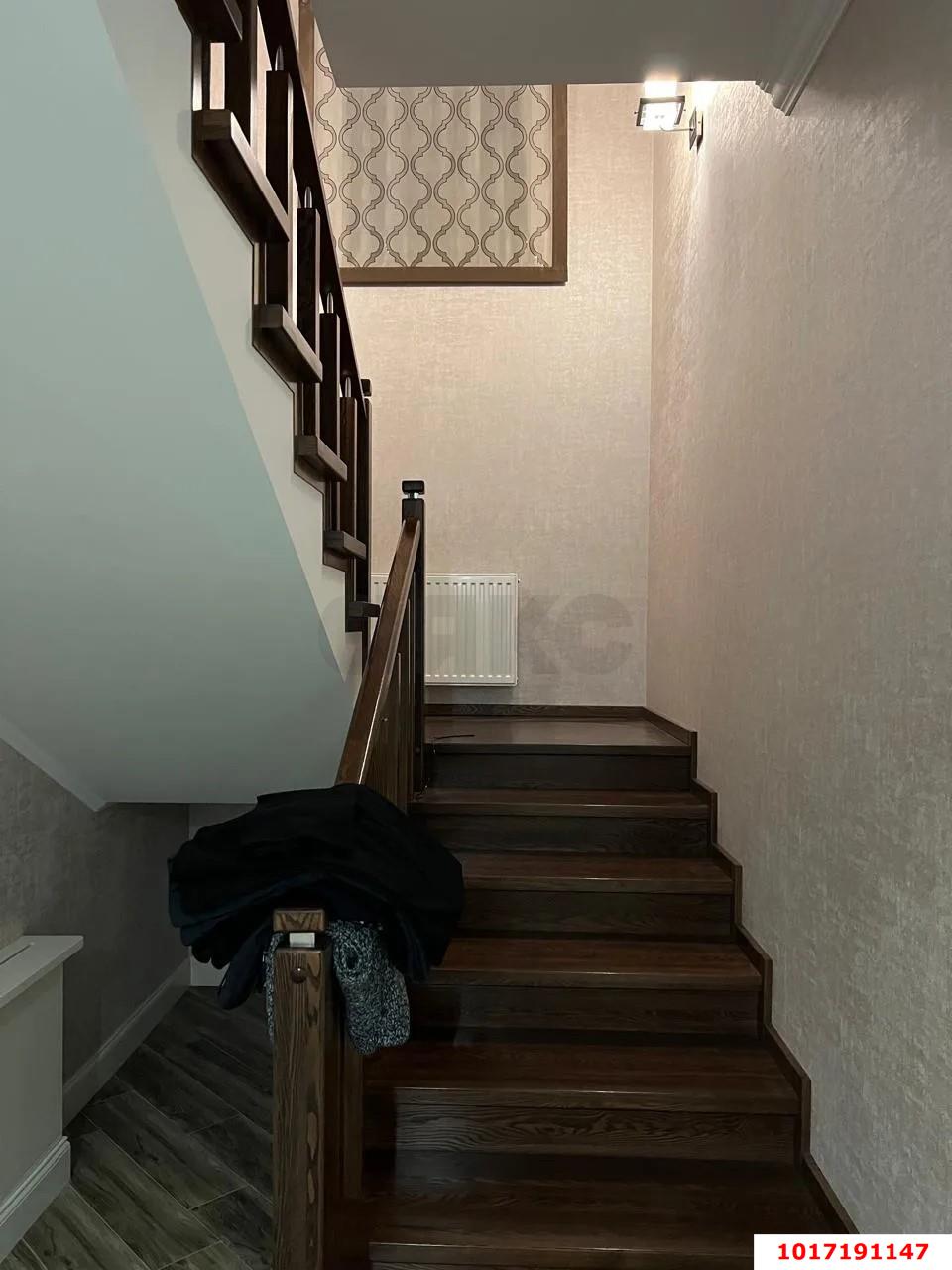 Фото №5: Дом <span class="whitespace-nowrap">215 м²</span> <span class="whitespace-nowrap">+ 8 сот.</span>, <span class="whitespace-nowrap">2 эт.</span> - Краснодар, Прикубанский внутригородской округ, мкр. Музыкальный, ул. Летняя, 15