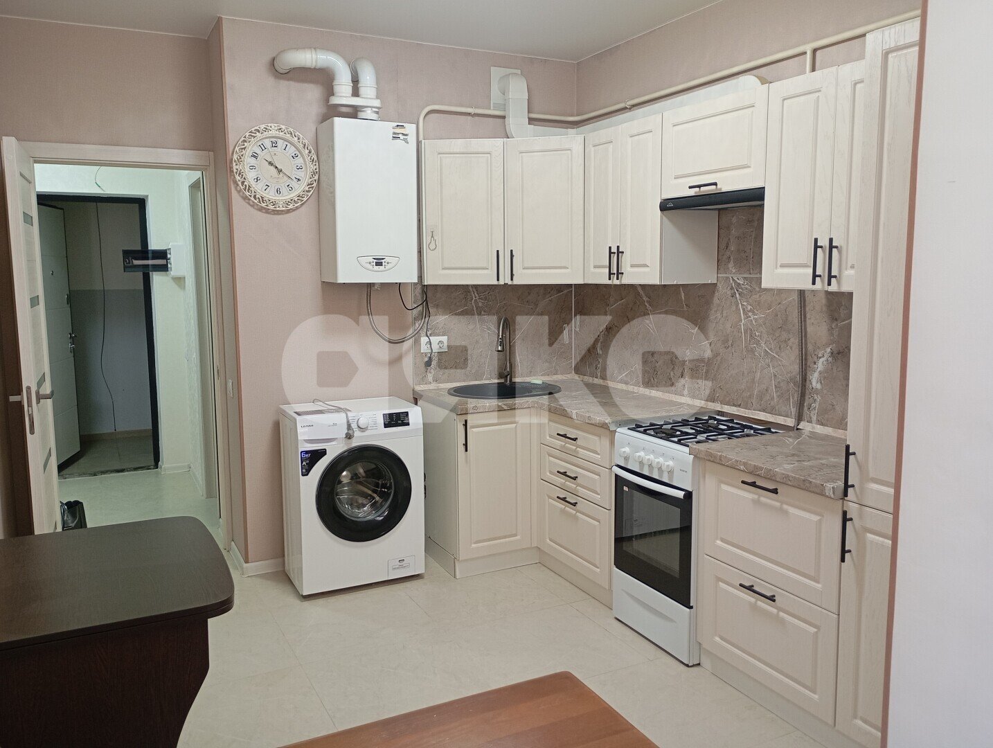 Фото №5: 1-комнатная квартира <span class="whitespace-nowrap">36 м²</span>, <span class="whitespace-nowrap">6/13 эт.</span> - Анапа, Алексеевка, мкр. ЖК Лазурный, ул. Крестьянская, 27к5