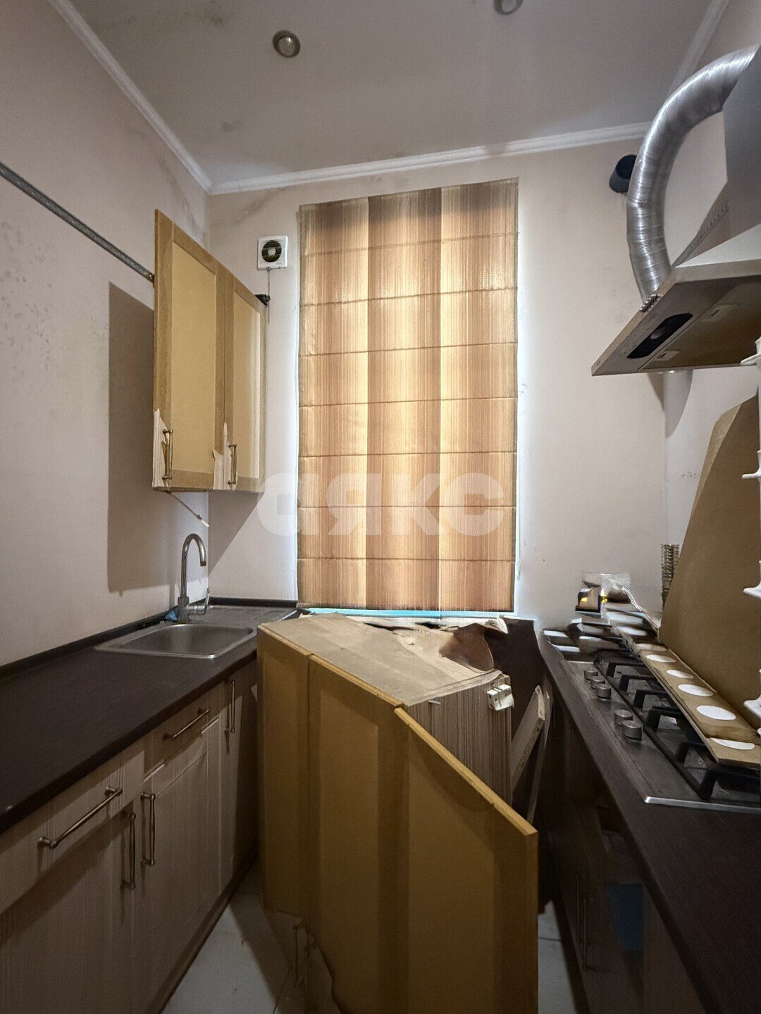 Фото №10: Дом <span class="whitespace-nowrap">670 м²</span> <span class="whitespace-nowrap">+ 10 сот.</span>, <span class="whitespace-nowrap">2 эт.</span> - Мариуполь, р. Жовтневый, ул. Административная площадь