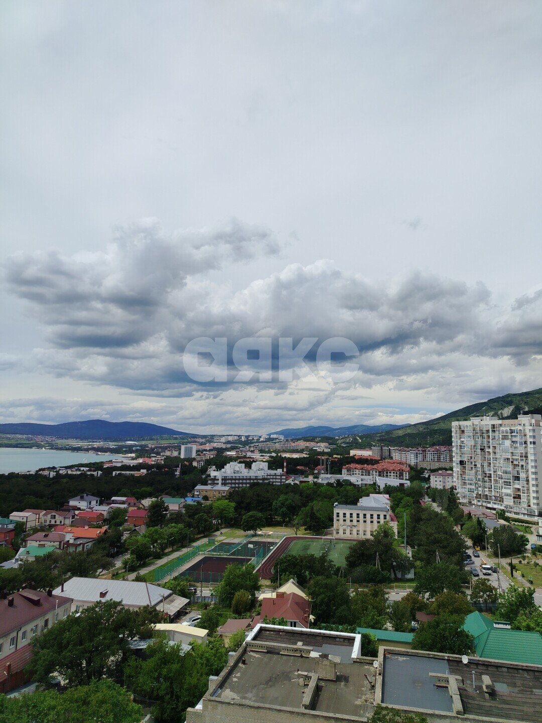 Фото №5: 2-комнатная квартира <span class="whitespace-nowrap">50 м²</span>, <span class="whitespace-nowrap">12/12 эт.</span> - Геленджик, мкр. жилой комплекс Панорама, ул. Халтурина, 30лит2