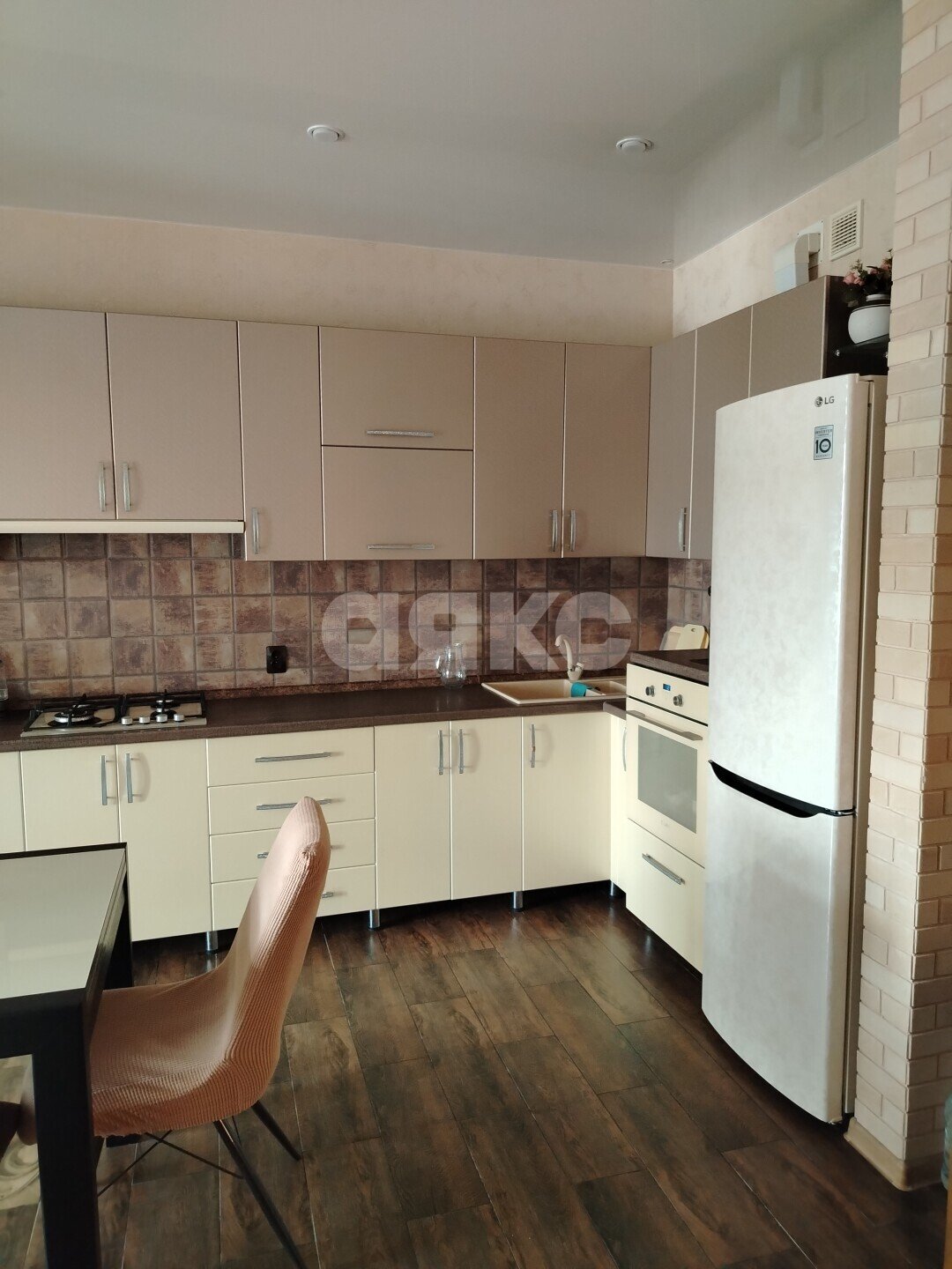 Фото №7: 2-комнатная квартира <span class="whitespace-nowrap">50 м²</span>, <span class="whitespace-nowrap">12/12 эт.</span> - Геленджик, мкр. жилой комплекс Панорама, ул. Халтурина, 30лит2