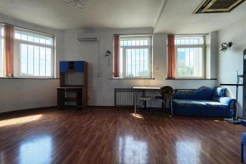 Фото №1: 3-комнатная квартира <span class="whitespace-nowrap">125 м²</span>, <span class="whitespace-nowrap">4/5 эт.</span> - Краснодар, мкр. Завод Измерительных Приборов, ул. Ростовское шоссе, 4