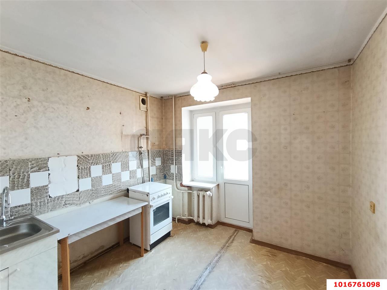 Фото №1: 1-комнатная квартира <span class="whitespace-nowrap">42 м²</span>, <span class="whitespace-nowrap">8/10 эт.</span> - Краснодар, Карасунский внутригородской округ, ж/м Пашковский, ул. Фадеева, 423