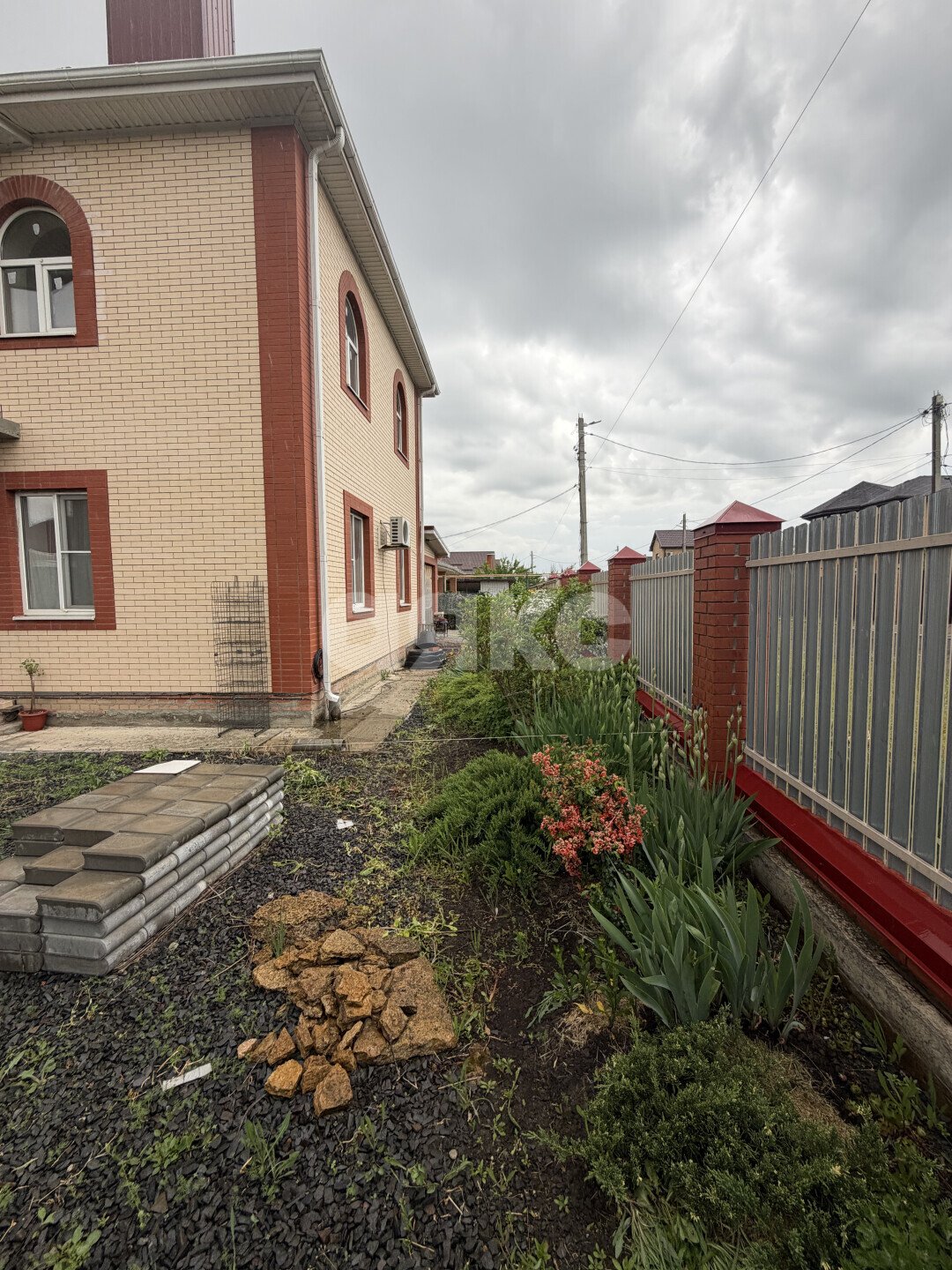 Фото №6: Дом <span class="whitespace-nowrap">114 м²</span> <span class="whitespace-nowrap">+ 4 сот.</span>, <span class="whitespace-nowrap">2 эт.</span> - Камышеваха, п. коттеджный  Париж, ул. Елисейские Поля, 52