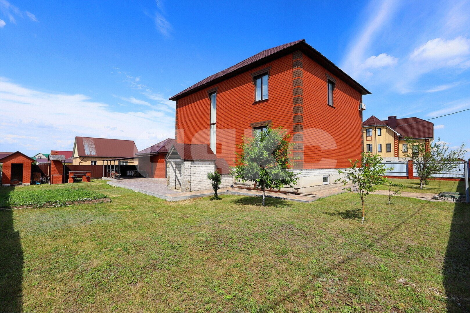 Фото №25: Дом <span class="whitespace-nowrap">249 м²</span> <span class="whitespace-nowrap">+ 10 сот.</span>, <span class="whitespace-nowrap">2 эт.</span> - КП Субурбия, ул. Восточная, 35
